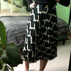 Green black white skirt in small